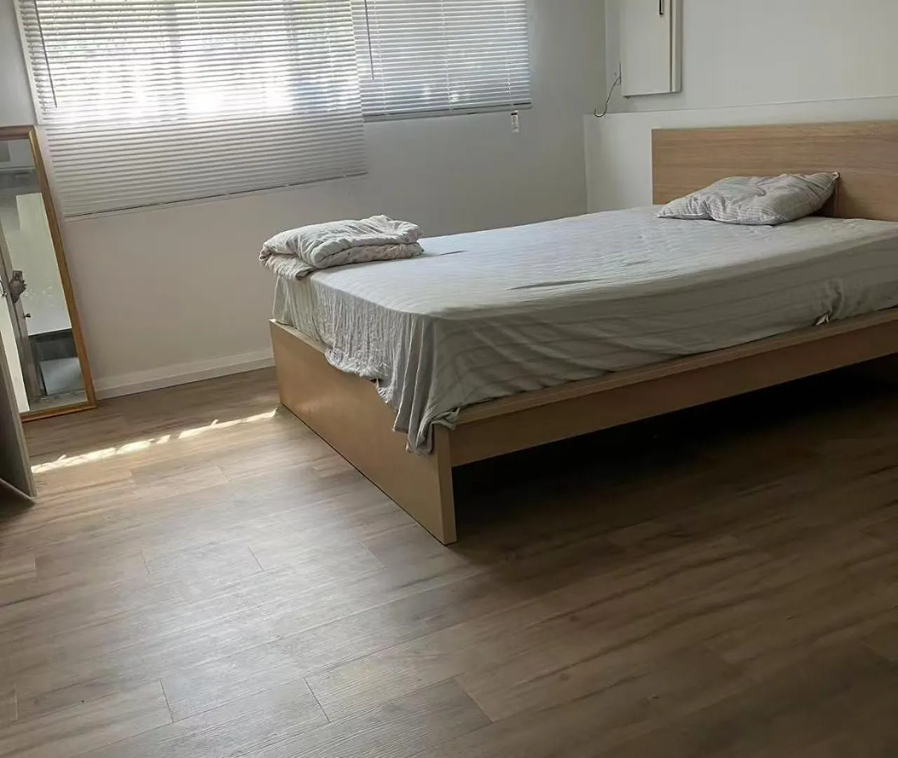 One Room In Shared House Victoria Rum i privatbostad